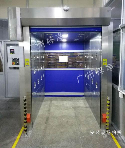 快速卷簾門風(fēng)淋室圖片 快速卷簾門風(fēng)淋室圖片