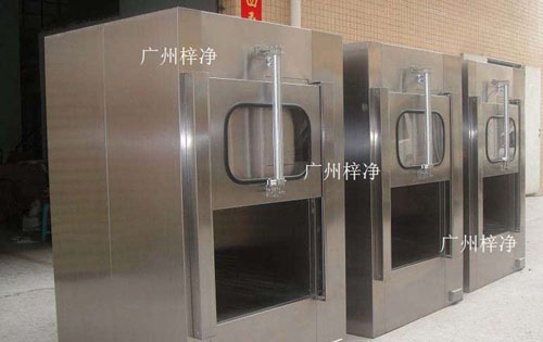 傳遞窗廣泛應(yīng)用于微細(xì)科技、生物實(shí)驗(yàn)室、制藥廠、醫(yī)院、食品加工業(yè)、LCD、電子廠等等一切需要空氣凈化的場所。